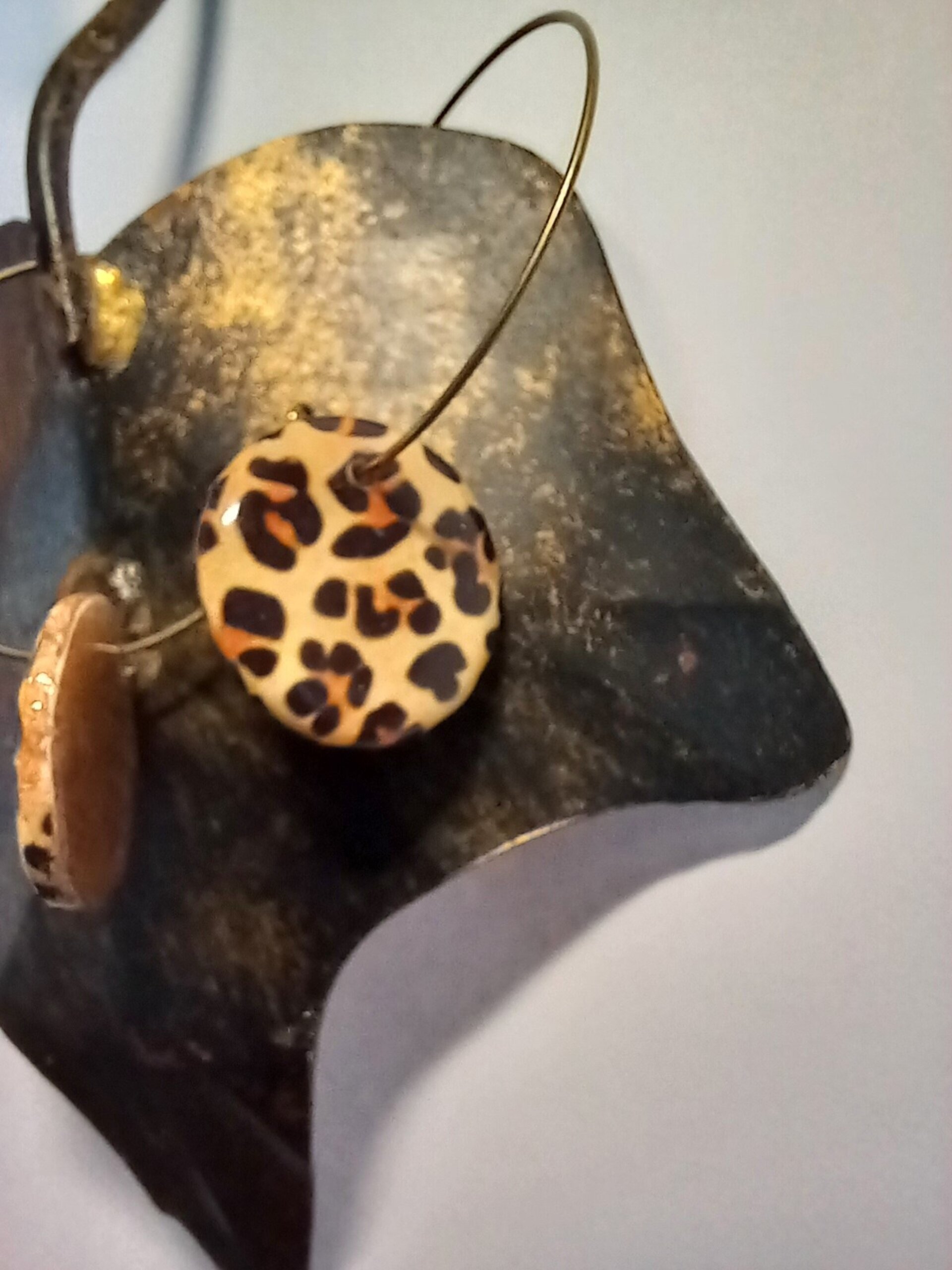 Leopard flying dot - 4